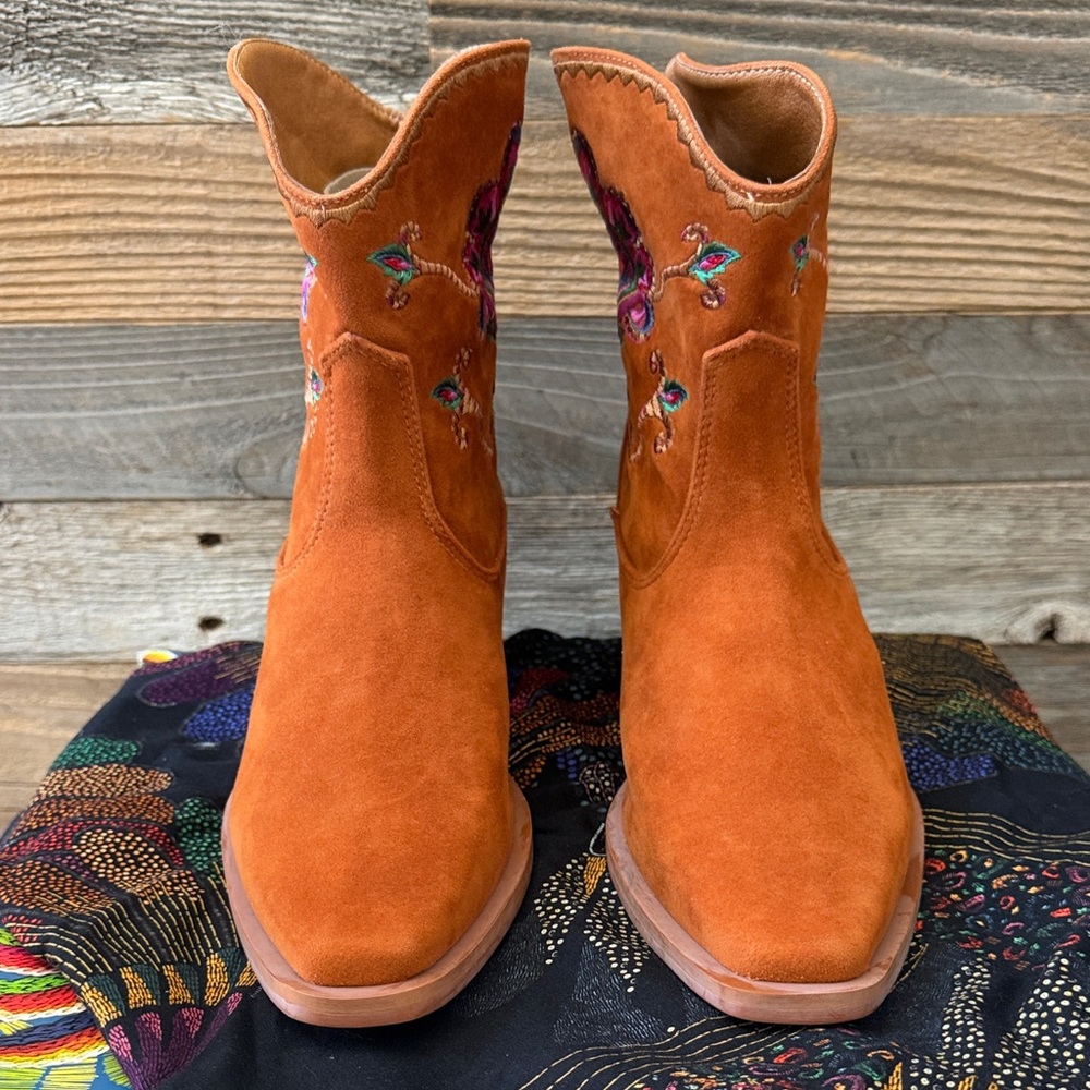 Farm Rio Caramel Boho Western Embroidered Boot Size 8 NIB With Dustbag - Picture 6 of 9